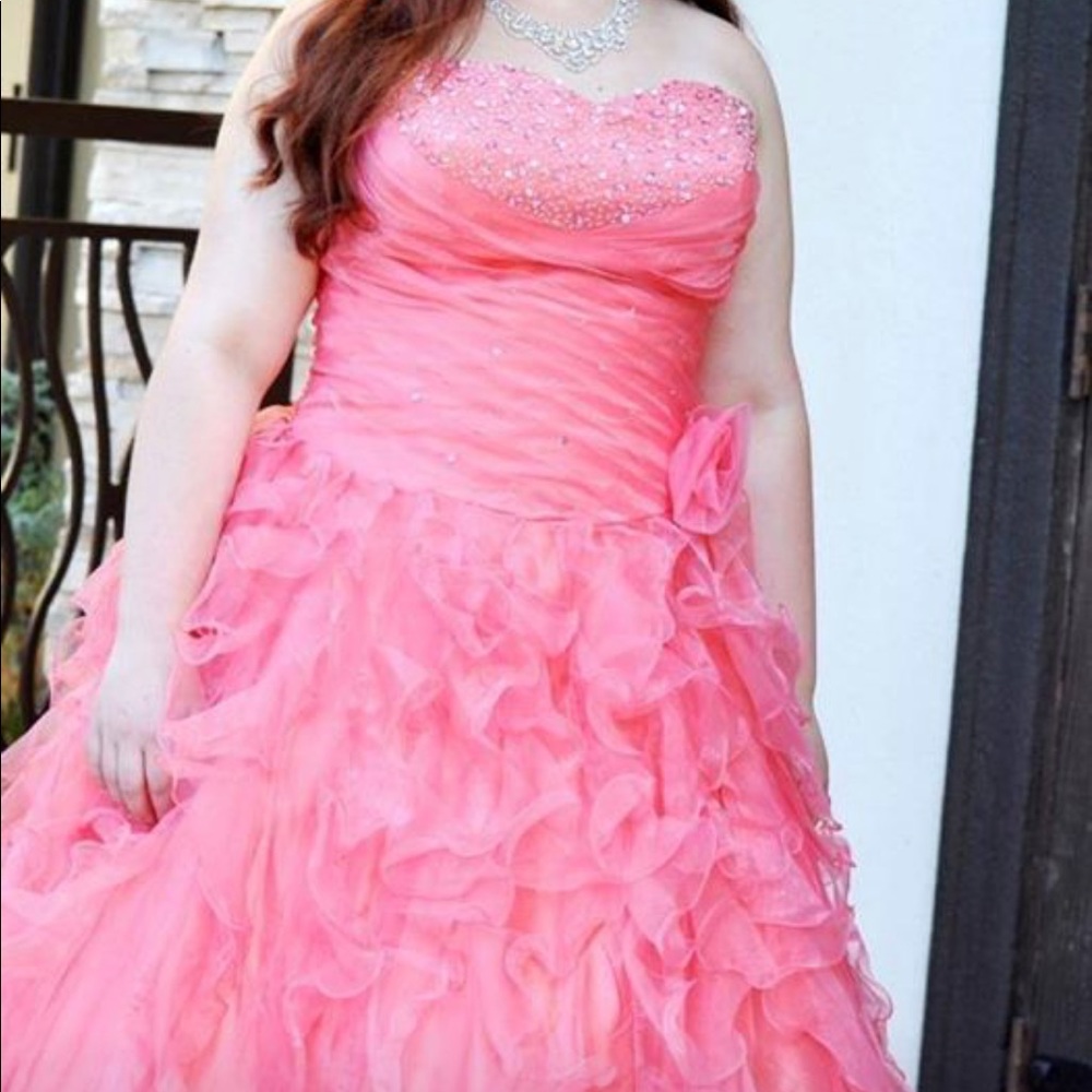 Layla K. Dress size 14.